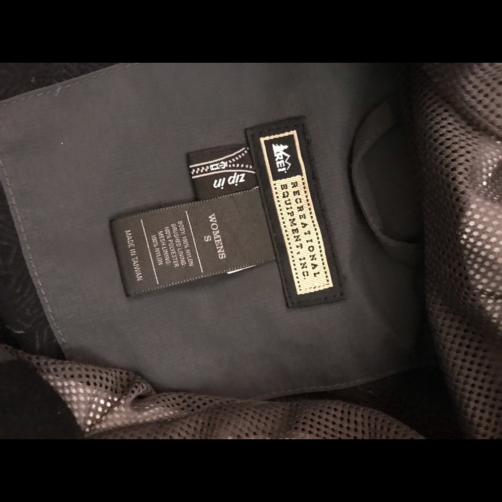 REI Ski shell jacket - Picture 2 of 4